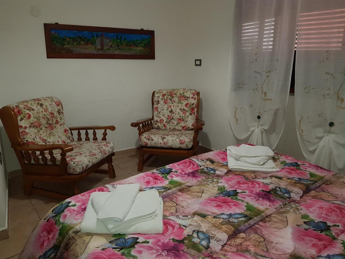 B&B Da Antonella Bosa Ngoại thất bức ảnh