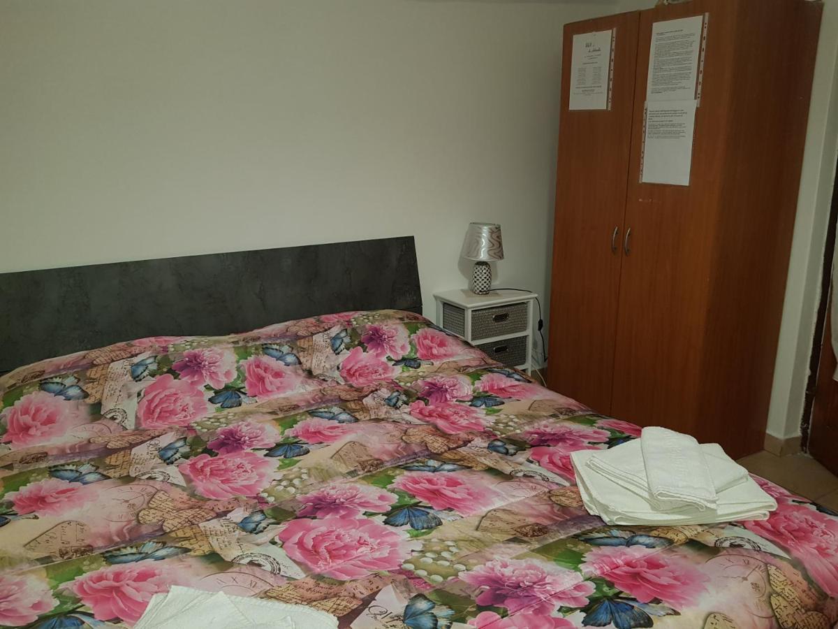 B&B Da Antonella Bosa Ngoại thất bức ảnh